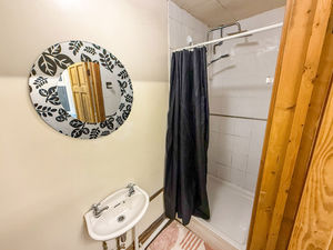 Photo 16- click for photo gallery